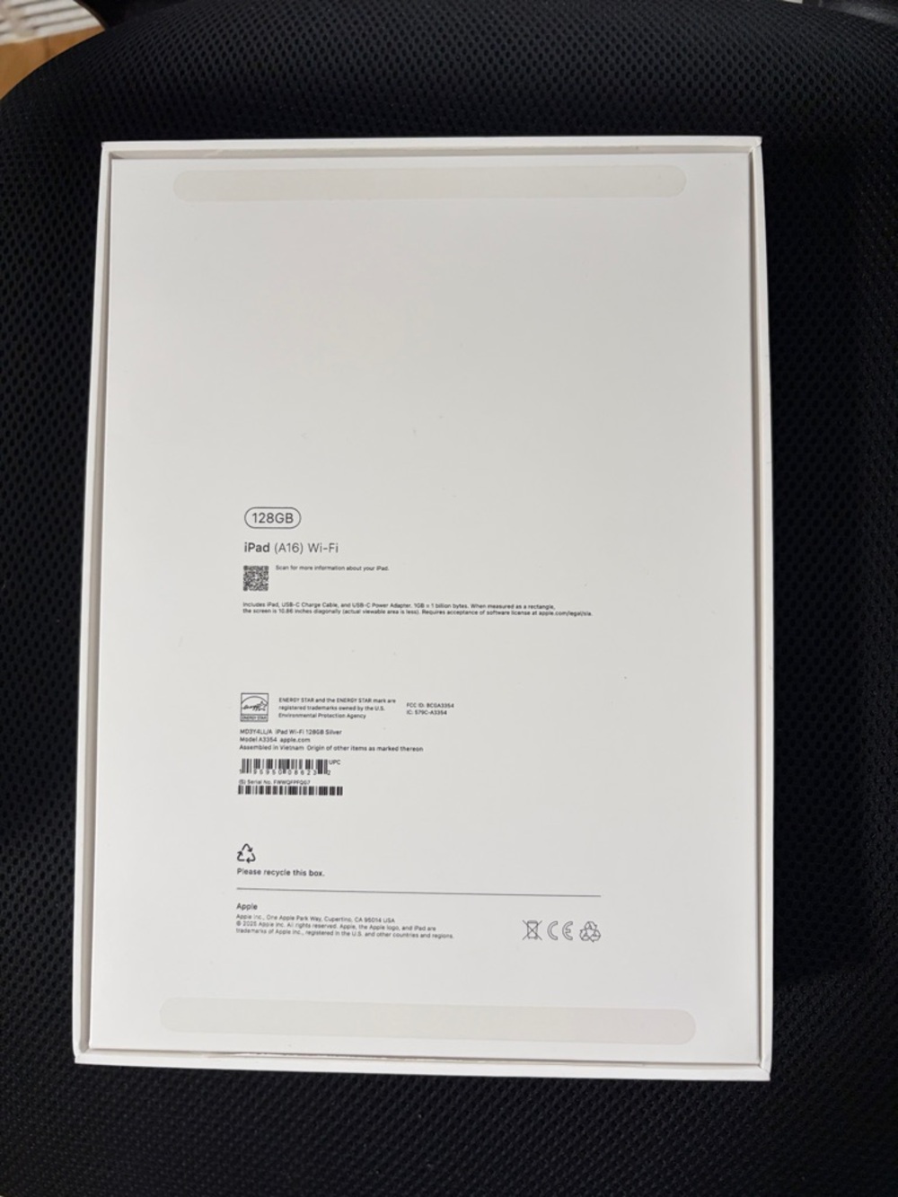 Apple iPad Box - Picture 3 of 3